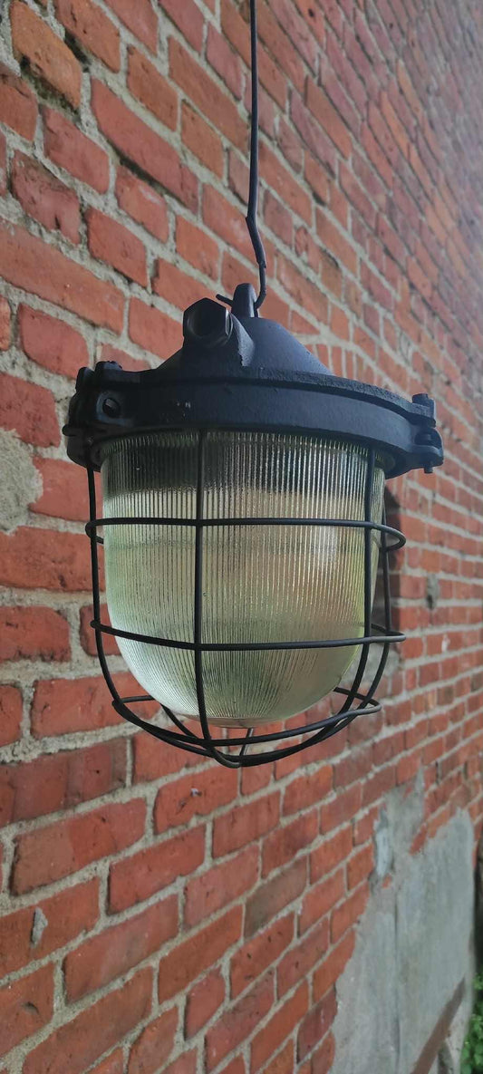 Industrial loft lamp from the 1970s – a vintage original